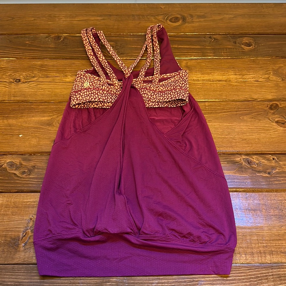 Lululemon Size 2 top in Excellent Condition